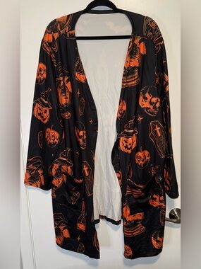 SHEINCurve+ Black & Orange Halloween Print Open-Front Cardigan